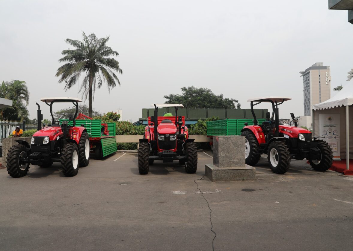 Un important lot d’équipements et de matériels agricoles remis à la Filière Ananas pour booster sa productivité