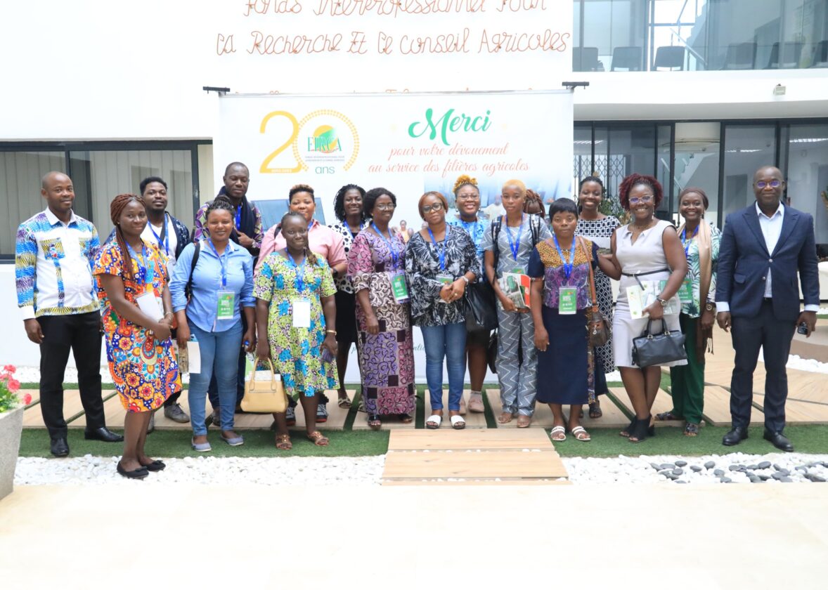 Le FIRCA partage son expérience en transformation des produits agricoles avec des femmes venues du Togo